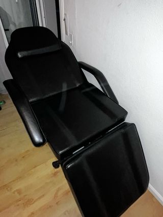 Camilla de tatuajes negra