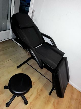 Camilla de tatuajes negra