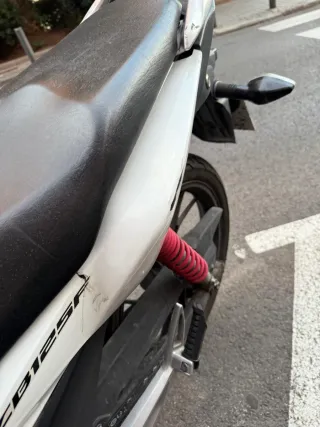 Moto Honda Blanca GLR 125 Poco Uso.