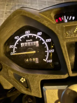 Moto Honda Blanca GLR 125 Poco Uso.