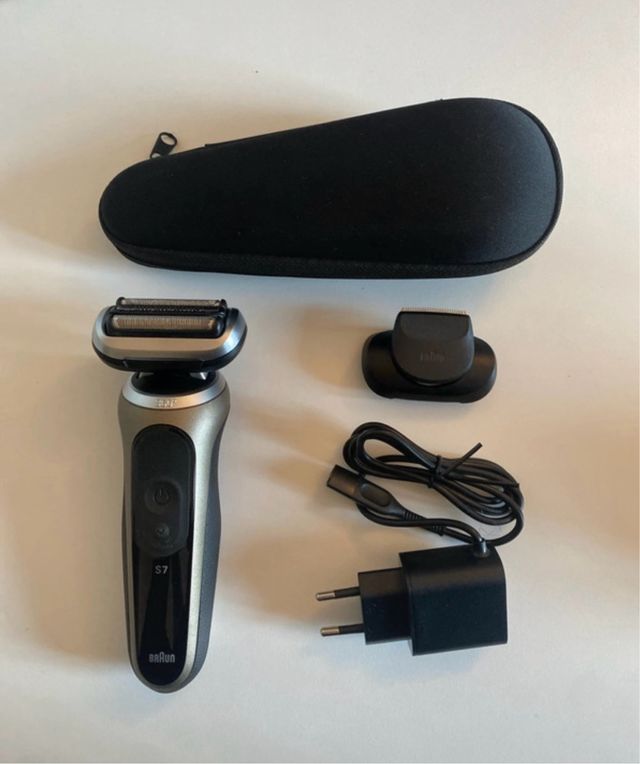 Afeitadora Braun Serie 7 Negra/Plateada