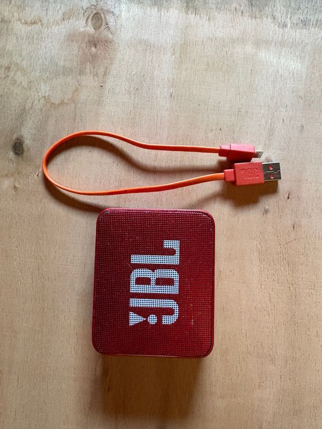 Cassa Bluetooth JBL Go Rossa + Cavo