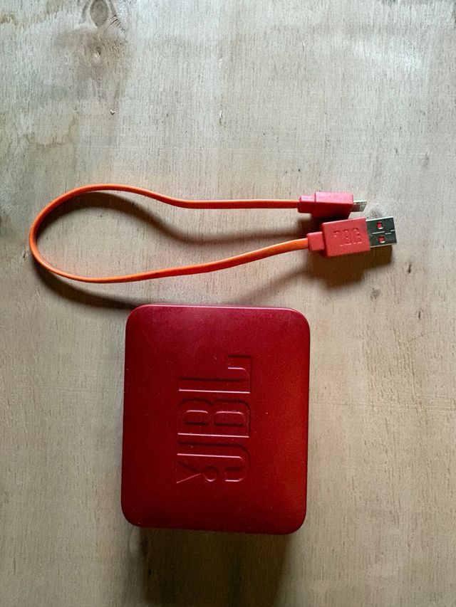 Cassa Bluetooth JBL Go Rossa + Cavo