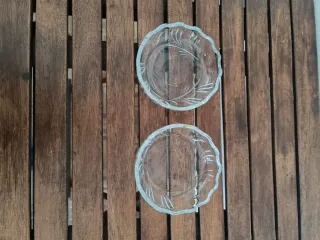 Caixa antiga, redonda, em cristal decorado