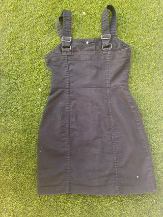 Vestido Peto Corto H&M Divided Negro