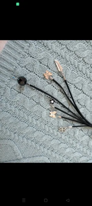 Collar lazo y colgantes