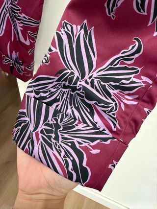 Pantalón Hugo Boss estampado floral