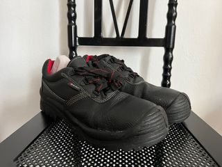 Zapatos de seguridad Cofra negros y rojos