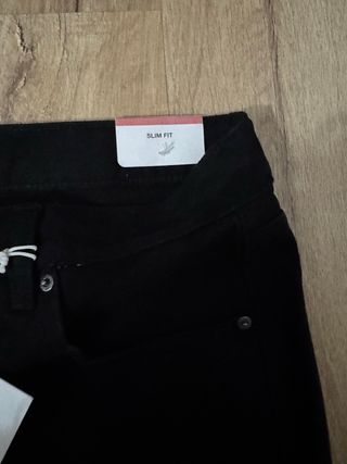 Pantalones tejanos y negrks