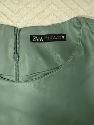 Vestido Zara polipiel verde menta Talla S