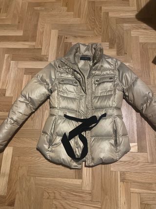 Cazadora Carolina Herrera dorada