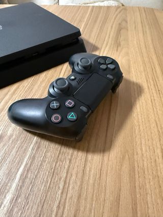Ps4 Slim 1TB Negra + 2 Mandos