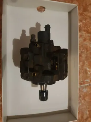 Bomba inyectora  de opel omega 2.5 150 cv Inyecció