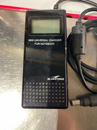 Cargador Universal Bluestork 90W para Portátil