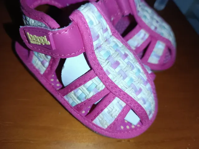 Zapatillas bebé niña rosas