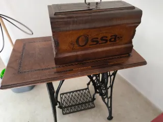 Macchina da cucire antica Ossa