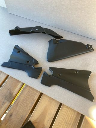 Daelim Caja bat y herrar. Cubre cadena y estribera