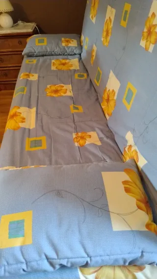 Sofá cama estampado floral