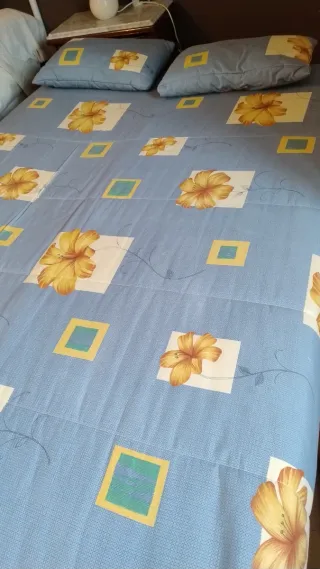 Sofá cama estampado floral