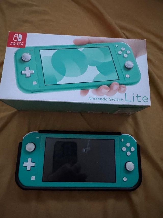 Nintendo Switch Lite Verde y Negro