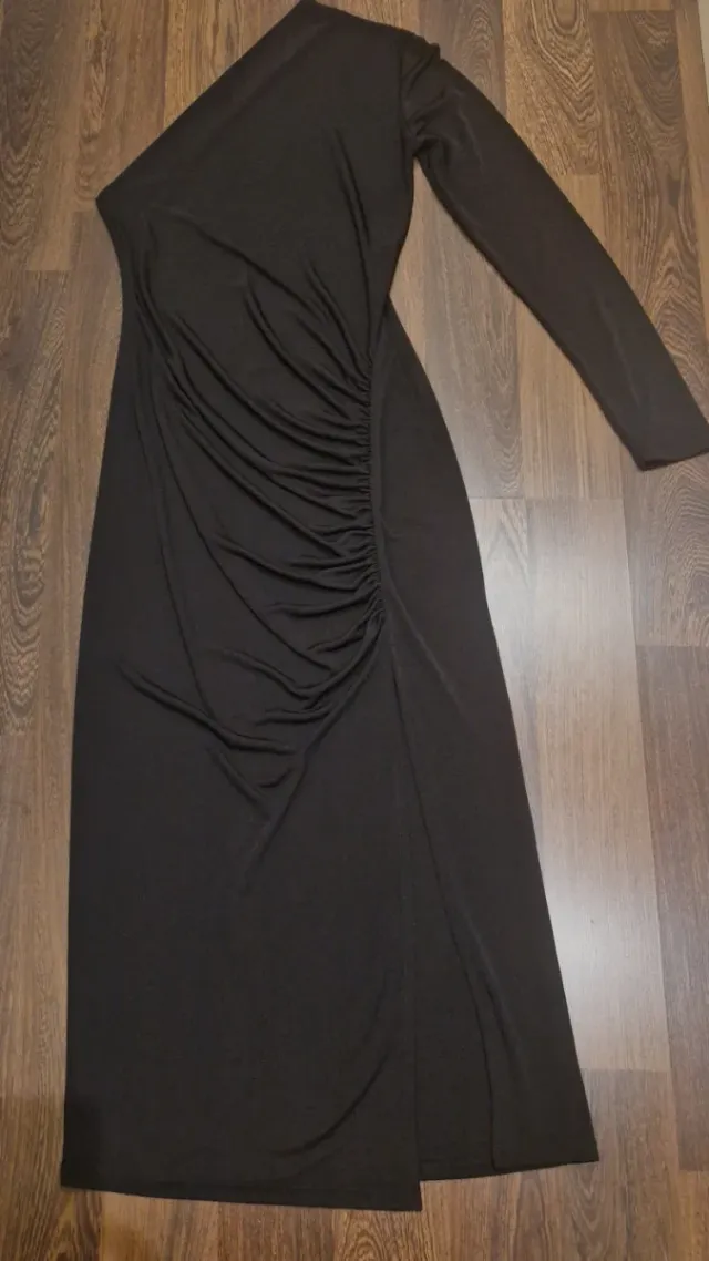 Vestido negro Zara