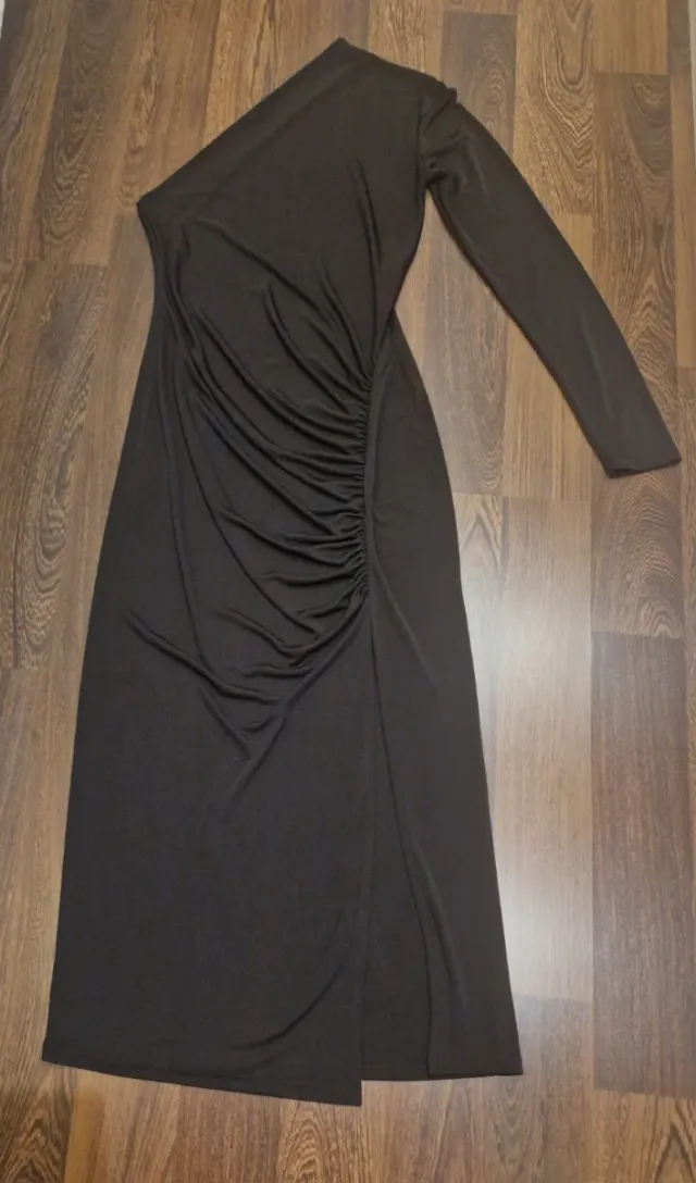 Vestido negro Zara