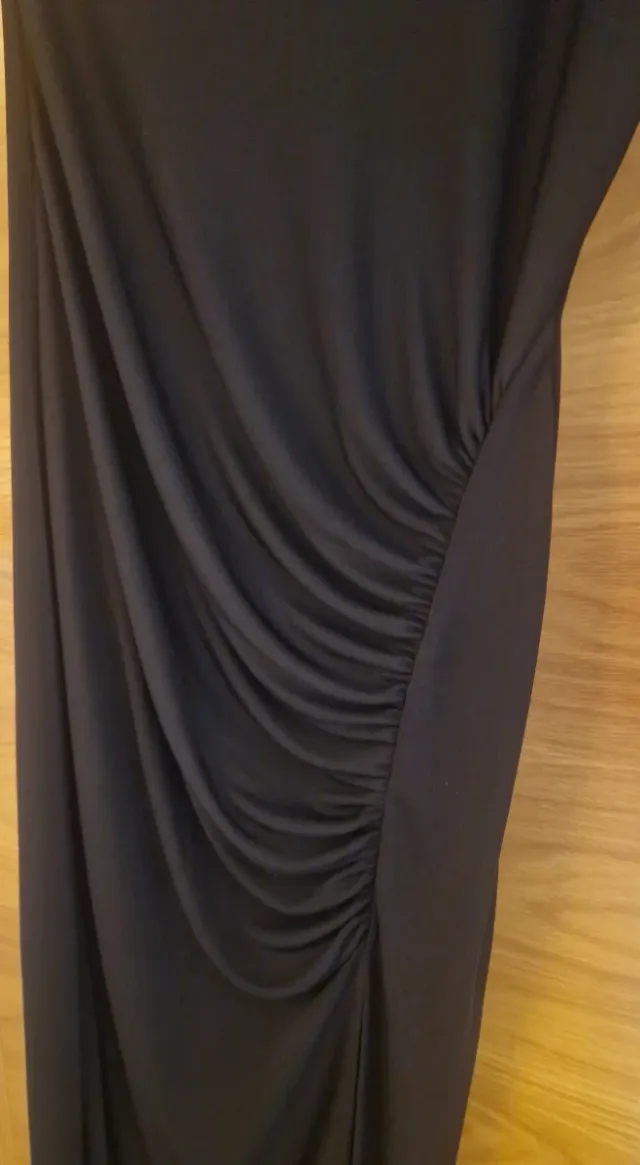 Vestido negro Zara