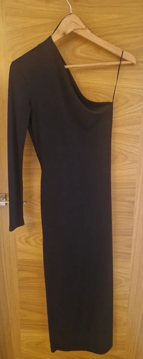 Vestido negro Zara