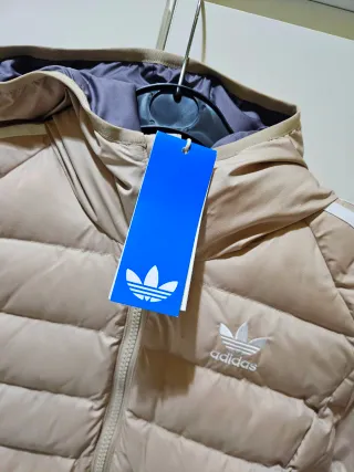 Cazadora Adidas Beige con Capucha