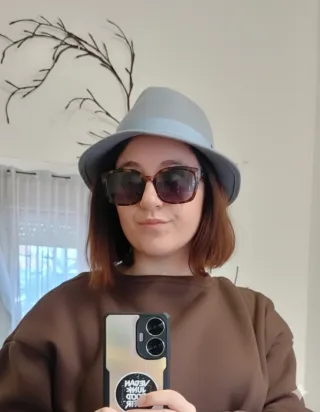 Cappello Lana ALTRAMODA/Sciarpa PULL&BEAR regalo