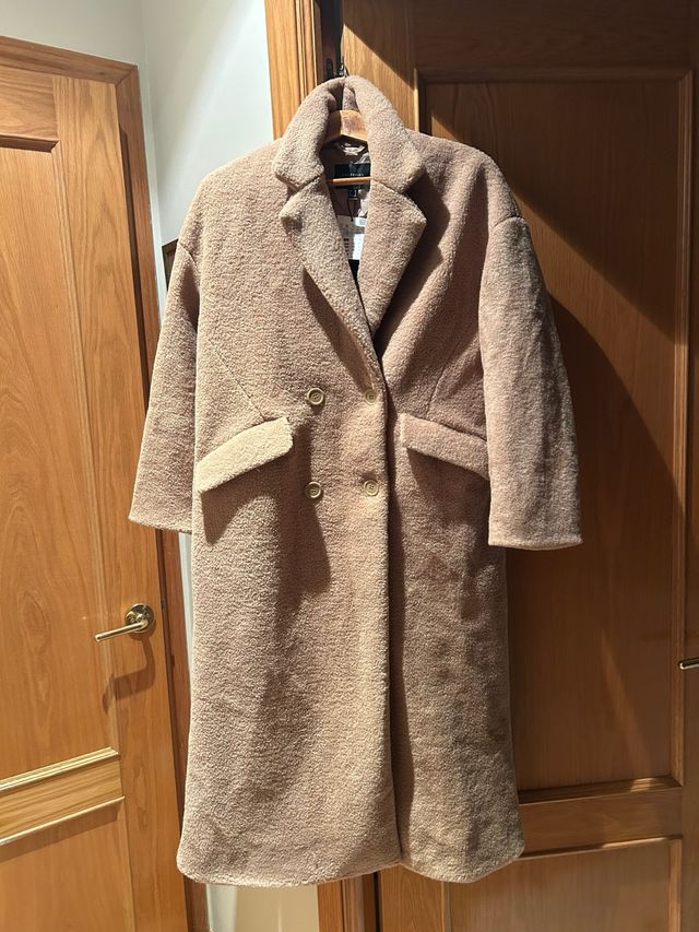 Abrigo largo beige sin estrenar