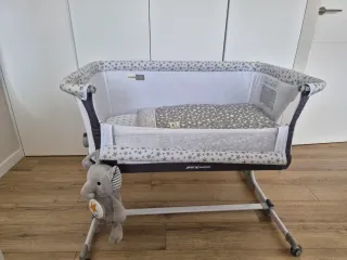 Minicuna colecho Jané Baby side