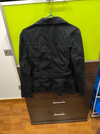 Cazadora vaquera negra H&M t. 40