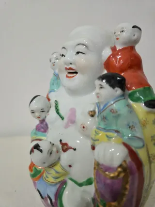 Buda Sonriente con 5 Niños Figura Porcelana China