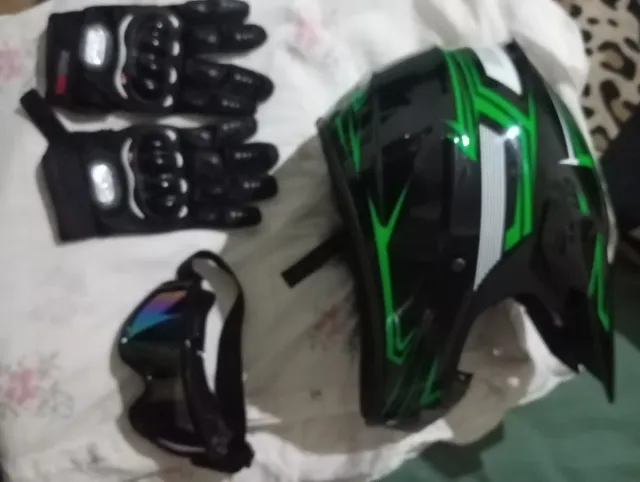 Casco VIRTUE Negro con detalles verdes