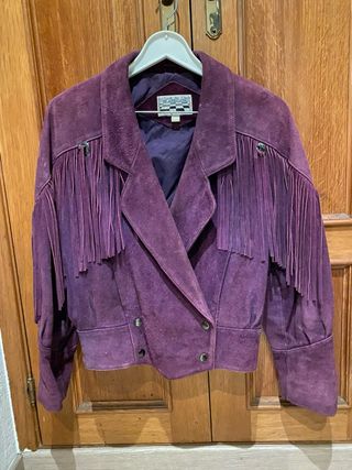 Chaqueta ante morada M flecos