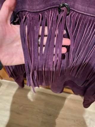 Chaqueta ante morada M flecos