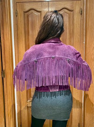 Chaqueta ante morada M flecos