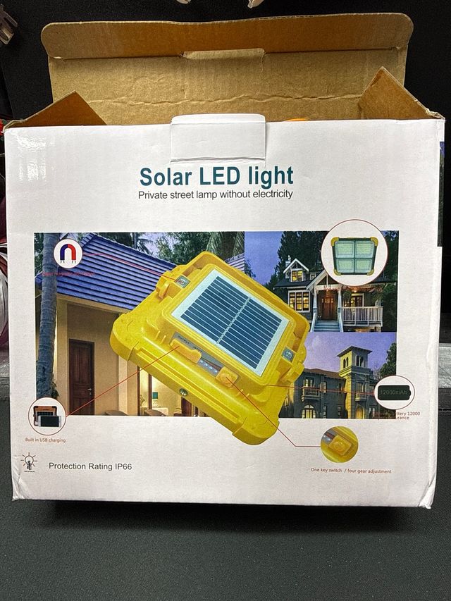 Foco Solar LED para Emergencias