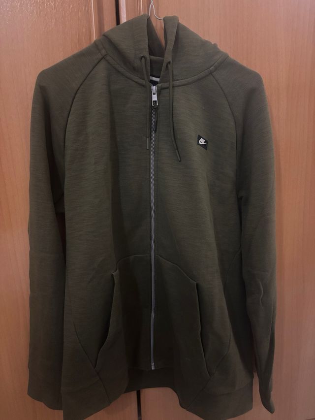 Sudadera Nike con capucha y cremallera Talla M