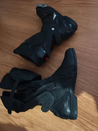 Botas Moto Bela Racer Pro T43 y espalderas Dainese