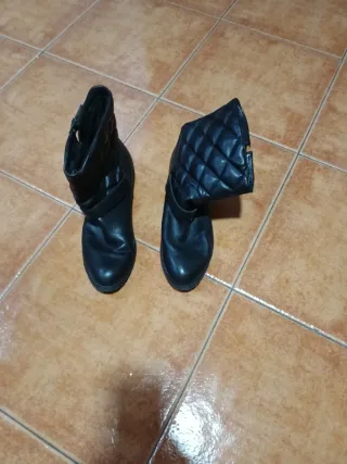 Botines negros acolchados mujer Como nuevos