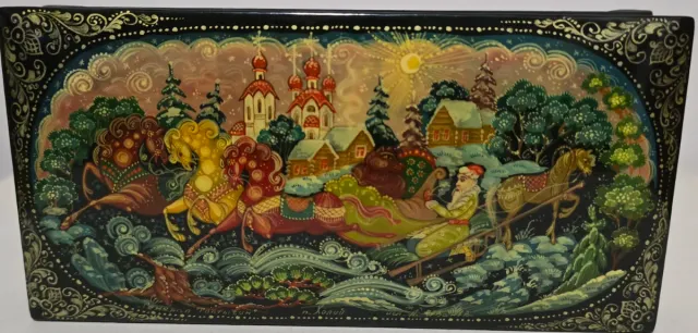 Caja lacada de estilo ruso