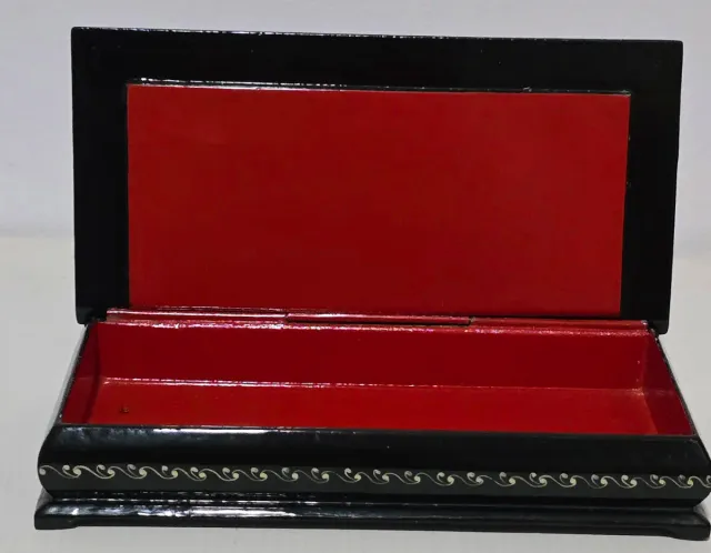 Caja lacada de estilo ruso