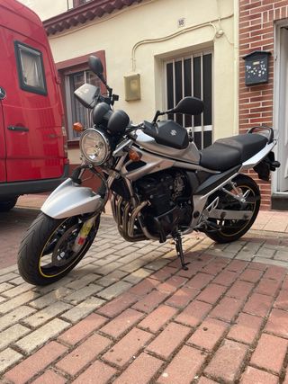 Suzuki Bandit 650cc 2005 carburación