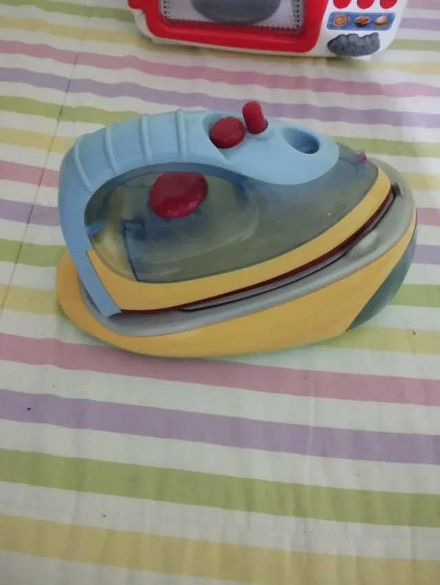 Lote de juguetes: cocina, teléfono, tren