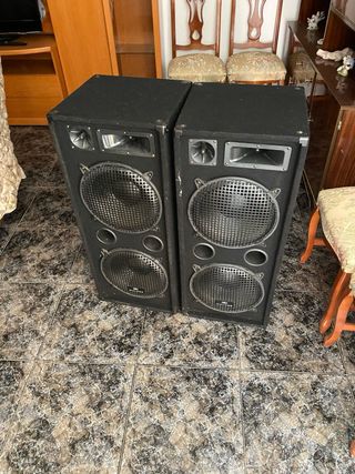 Altavoces negros