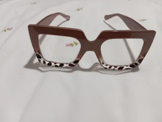 Gafas de moda marrones y multicolor