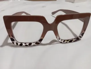 Gafas de moda marrones y multicolor