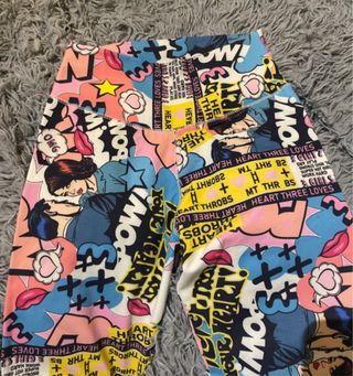 Conjunto deportivo Gymshark estilo cómic